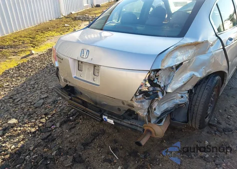 2008 Honda Accord 2.4 Lx z USA, uszkodzony, nr VIN 1HGCP26348A091156